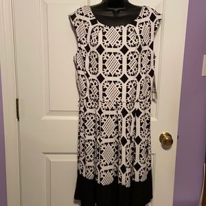 Tiana B. Black & White sleeveless dress new size 14